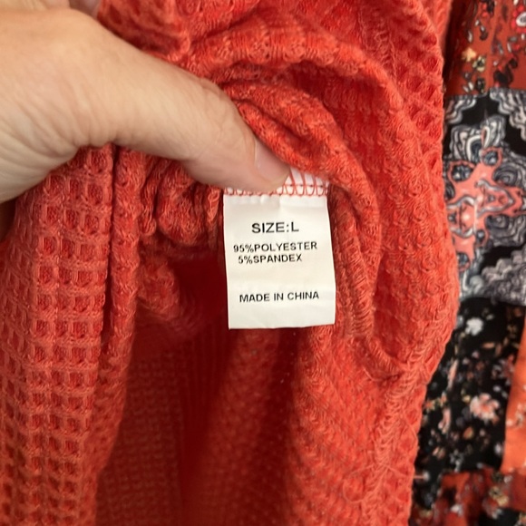 Ladies Long Sleeve V Neck Waffle Knit Top - Picture 5 of 13